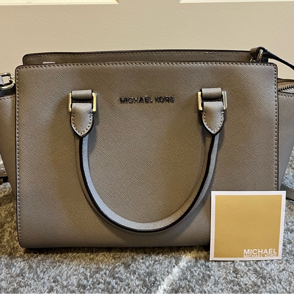 🩶 LIKE NEW 🩶 Michael Kors grey saffiano leather satchel with crossbody strap. - Picture 2 of 12